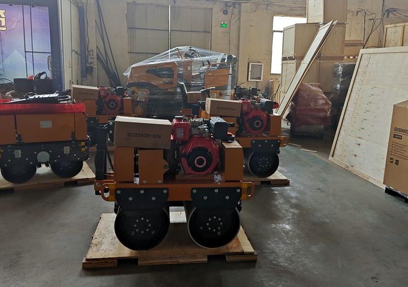 小型壓路機(jī)使用的6項注意