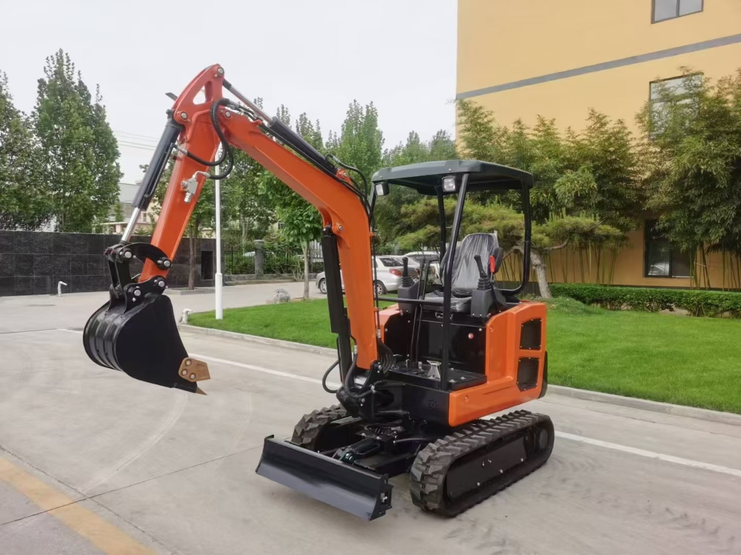 小型挖掘機(jī)BMPC18